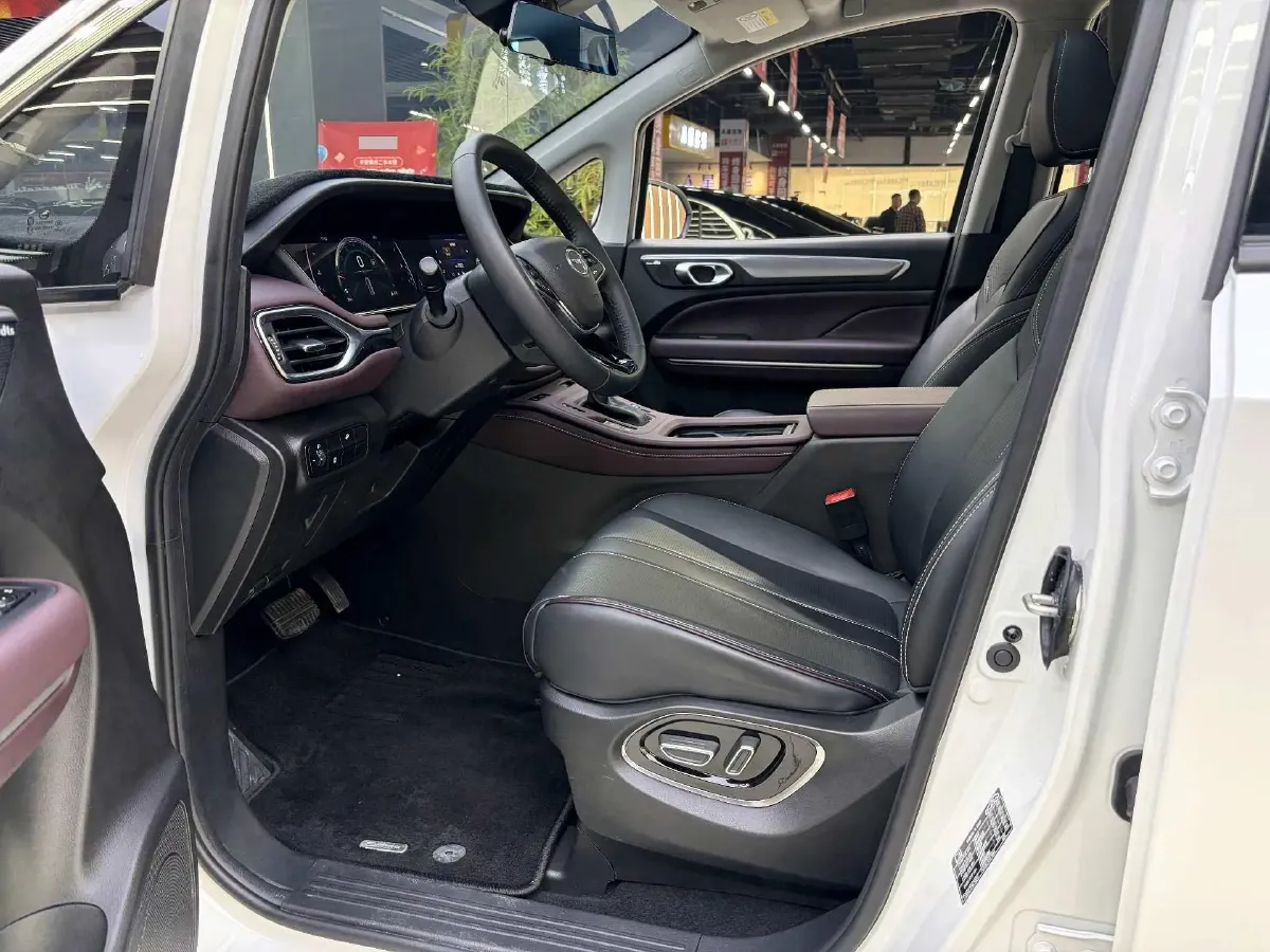 2023 GAC Trumpchi M6 1.5T 177HP L4 7DCT,autocango,china used car exporter,china ev exporter,chinese used car exporter,chinese used ev exporter