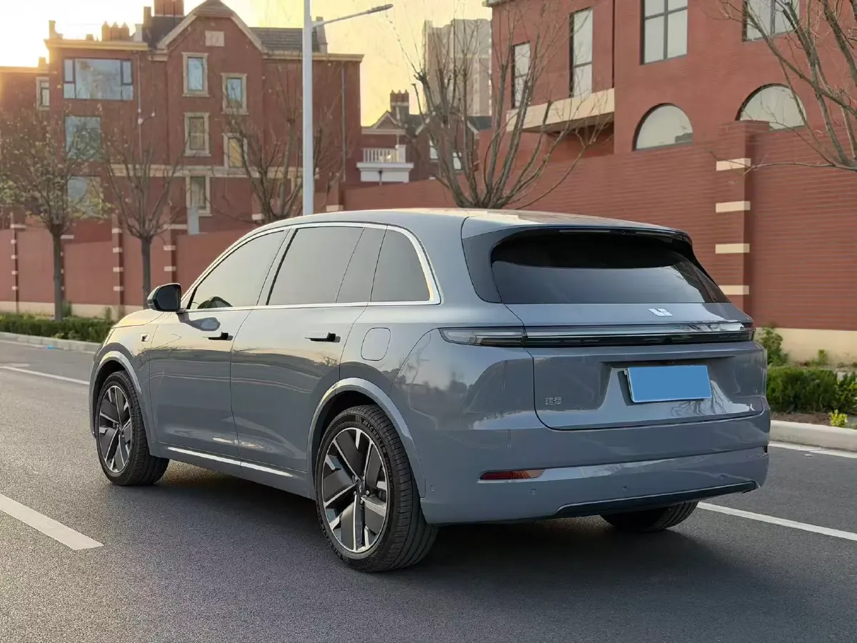 2025 Li L7 Range Extended 154HP REEV,autocango,china used car exporter,china ev exporter,chinese used car exporter,chinese used ev exporter