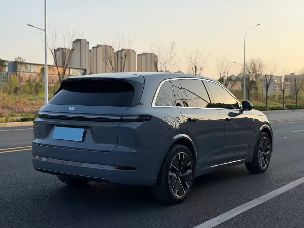 2025 Li L7 Range Extended 154HP REEV,autocango,china used car exporter,china ev exporter,chinese used car exporter,chinese used ev exporter