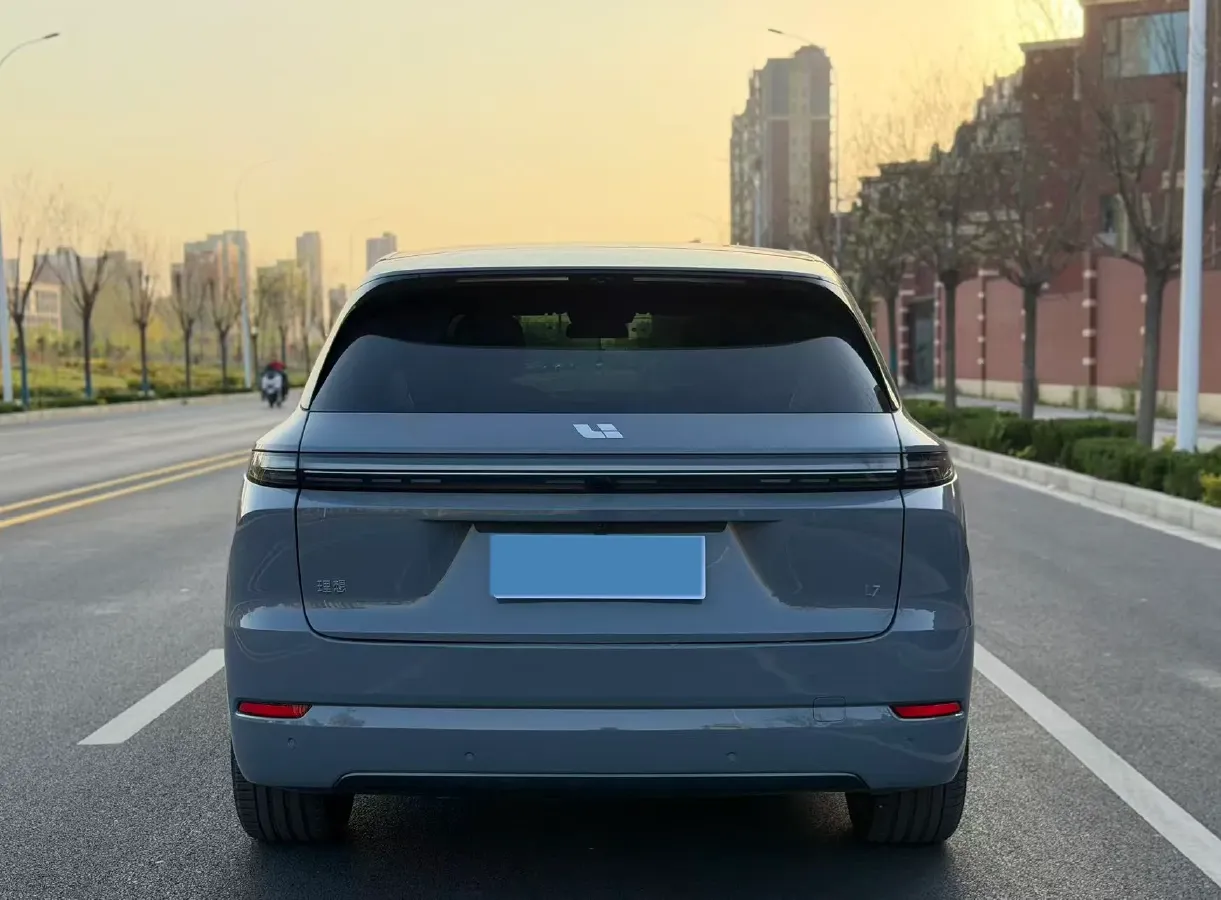 2025 Li L7 Range Extended 154HP REEV,autocango,china used car exporter,china ev exporter,chinese used car exporter,chinese used ev exporter