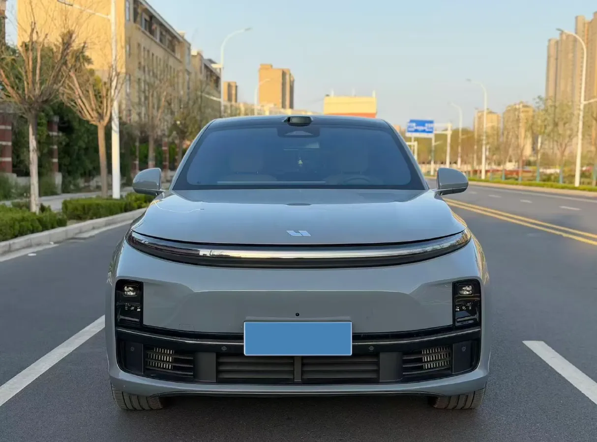 2025 Li L7 Range Extended 154HP REEV,autocango,china used car exporter,china ev exporter,chinese used car exporter,chinese used ev exporter