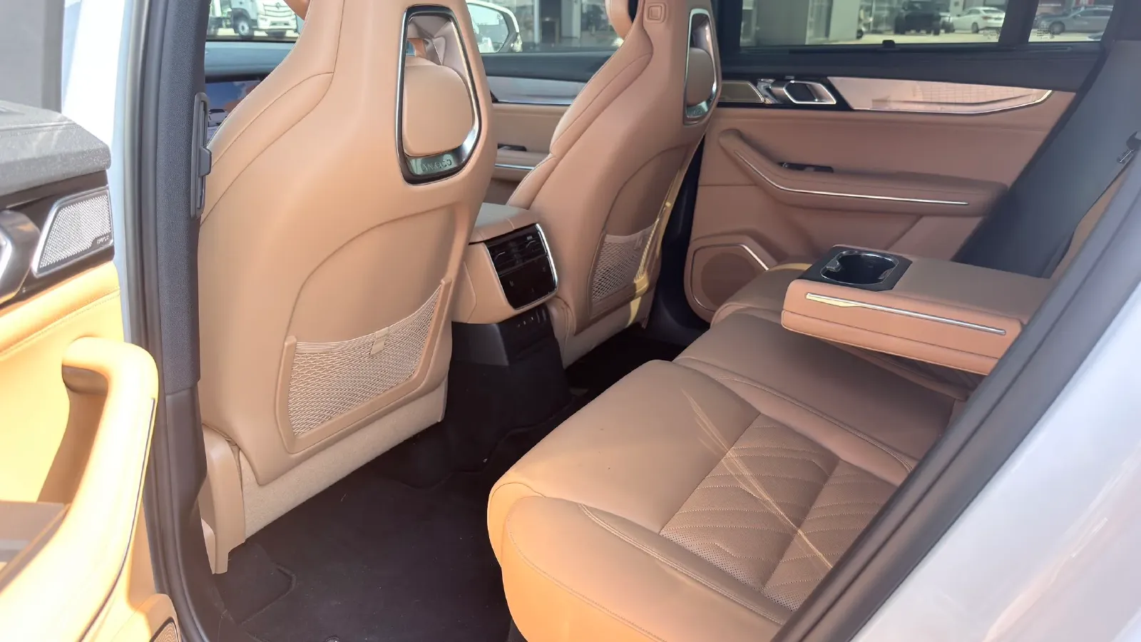 2023 LYNK&CO 09 EM-P 2.0T 254HP L4 8AT PHEV 18.83KWH,autocango,china used car exporter,china ev exporter,chinese used car exporter,chinese used ev exporter