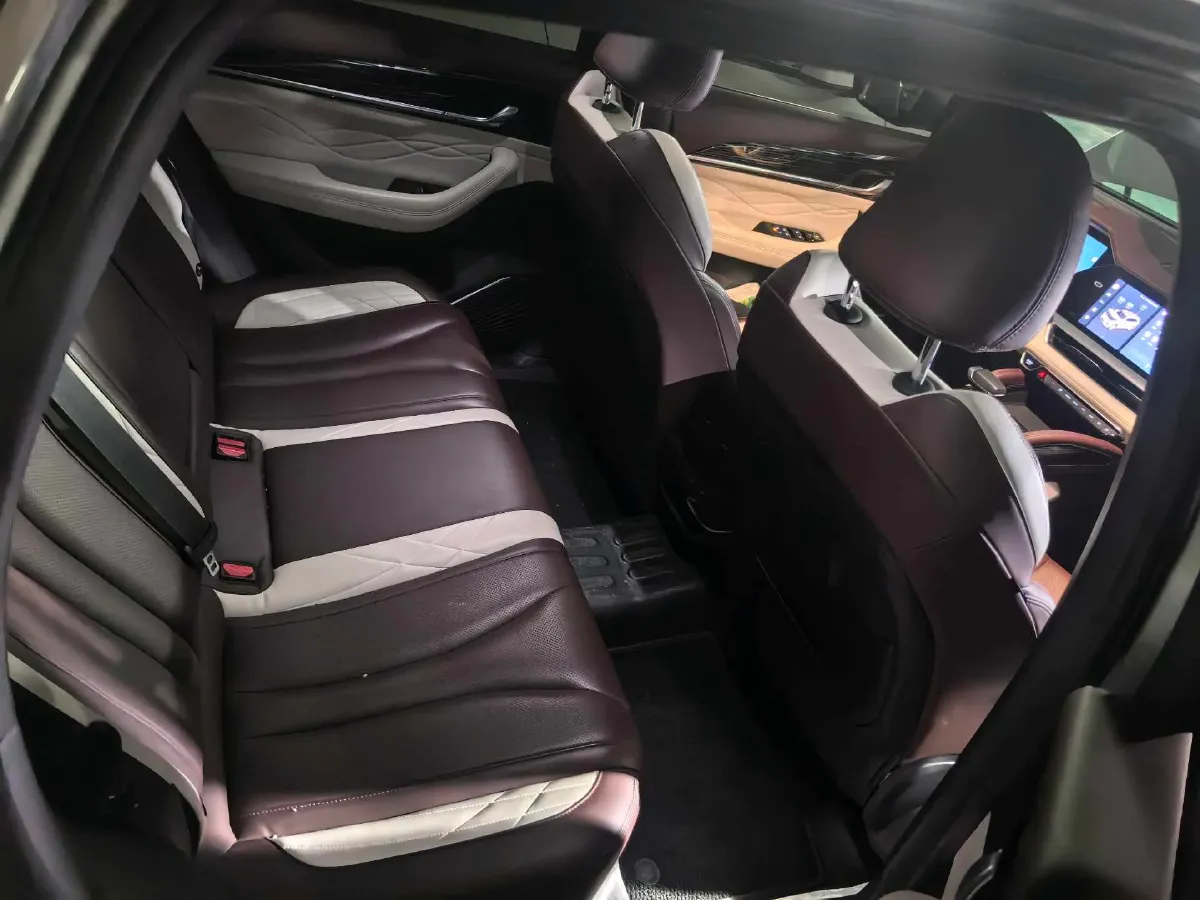 2021 Geely Monjaro 2.0T 238HP L4 8AT,autocango,china used car exporter,china ev exporter,chinese used car exporter,chinese used ev exporter