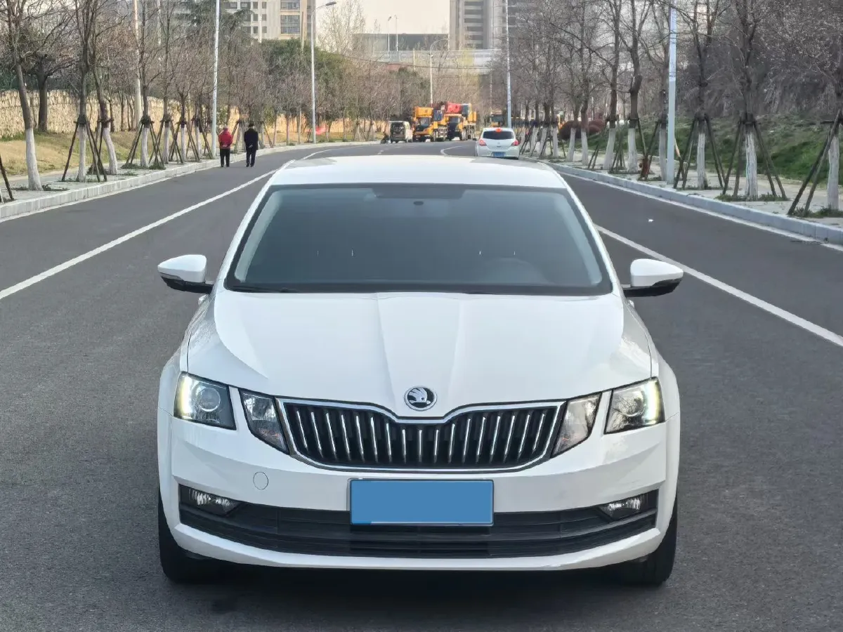 2019 Skoda Octavia 1.2T 116HP L4 7DCT,autocango,china used car exporter,china ev exporter,chinese used car exporter,chinese used ev exporter