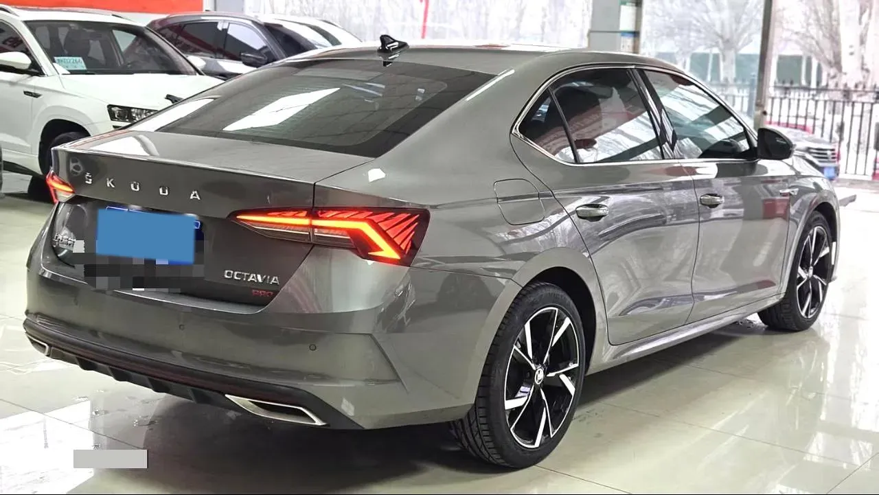 2022 Skoda Octavia 1.4T 150HP L4 7DCT,autocango,china used car exporter,china ev exporter,chinese used car exporter,chinese used ev exporter