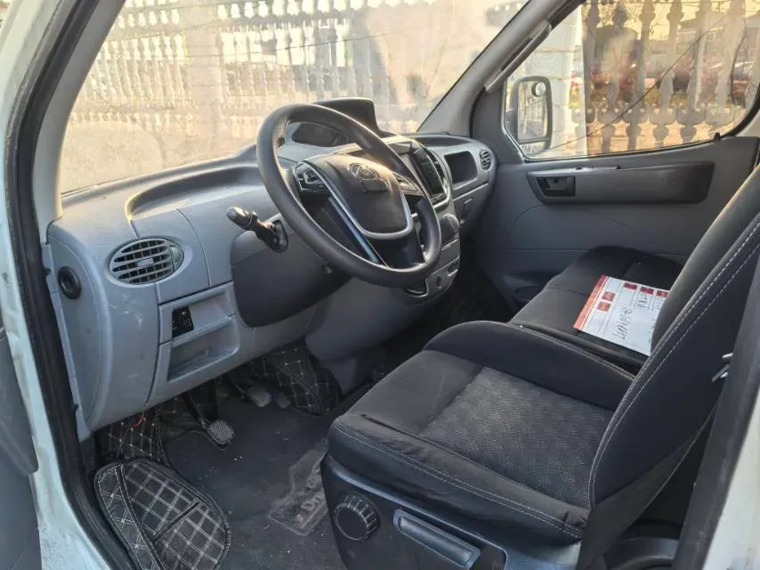 2020 MAXUS XinTu V80 2.5T 136HP L4 6MT,autocango,china used car exporter,china ev exporter,chinese used car exporter,chinese used ev exporter