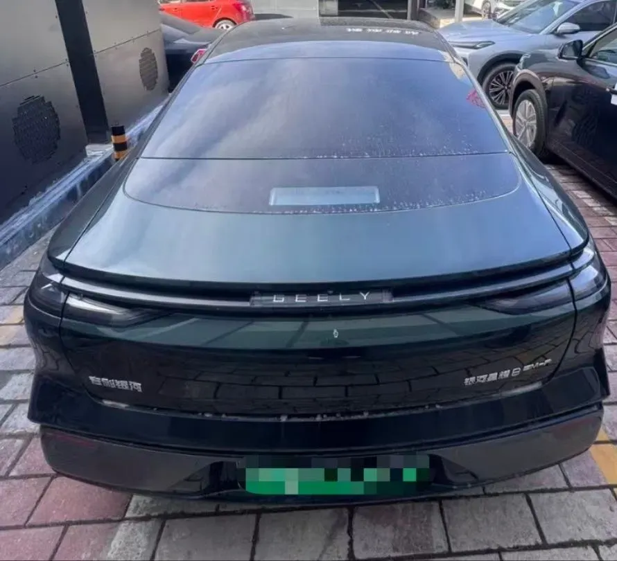 2025 Geely Galaxy Starshine 8 1.5T 163HP L4 3DHT PHEV 27.69KWH,autocango,china used car exporter,china ev exporter,chinese used car exporter,chinese used ev exporter