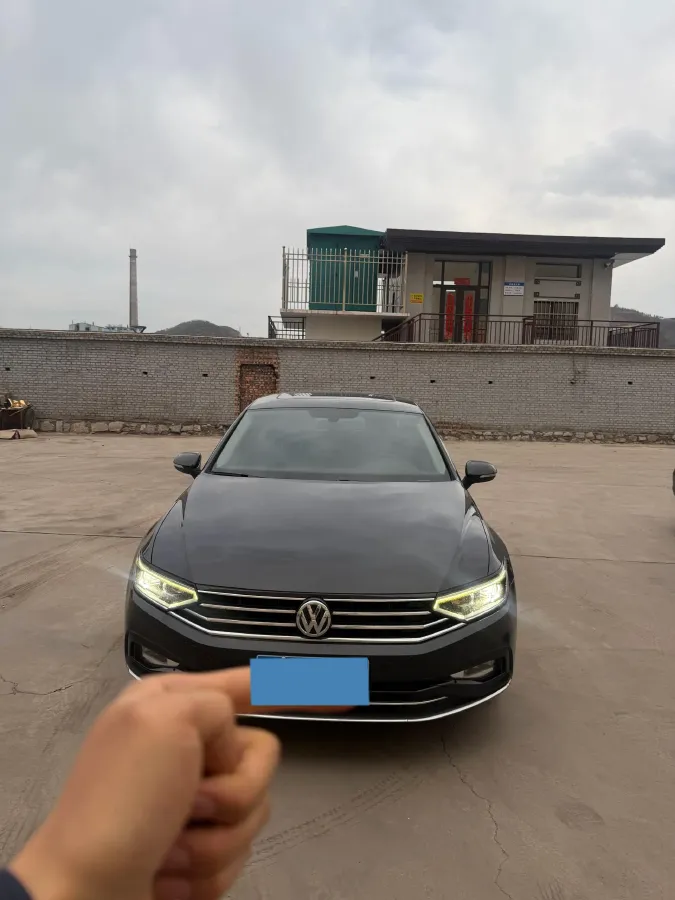 2020 Volkswagen Magotan 2.0T 186HP L4 7DCT,autocango,china used car exporter,china ev exporter,chinese used car exporter,chinese used ev exporter