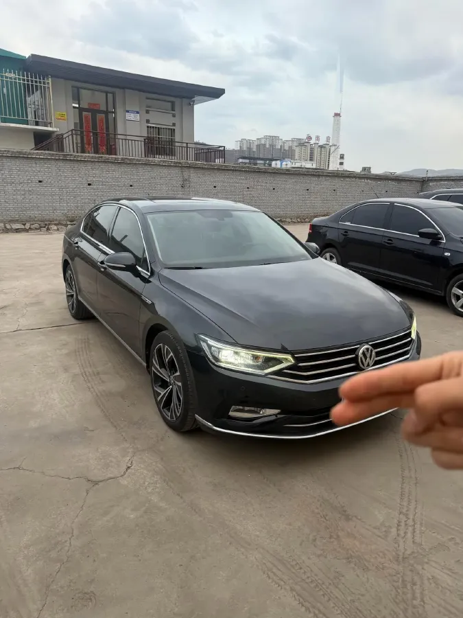 2020 Volkswagen Magotan 2.0T 186HP L4 7DCT,autocango,china used car exporter,china ev exporter,chinese used car exporter,chinese used ev exporter