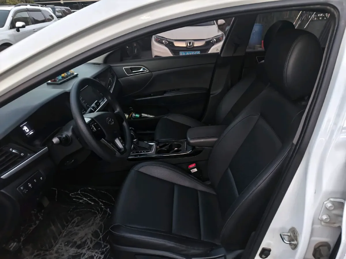 2017 Hyundai Mistra 1.8L 143HP L4 6AT,autocango,china used car exporter,china ev exporter,chinese used car exporter,chinese used ev exporter