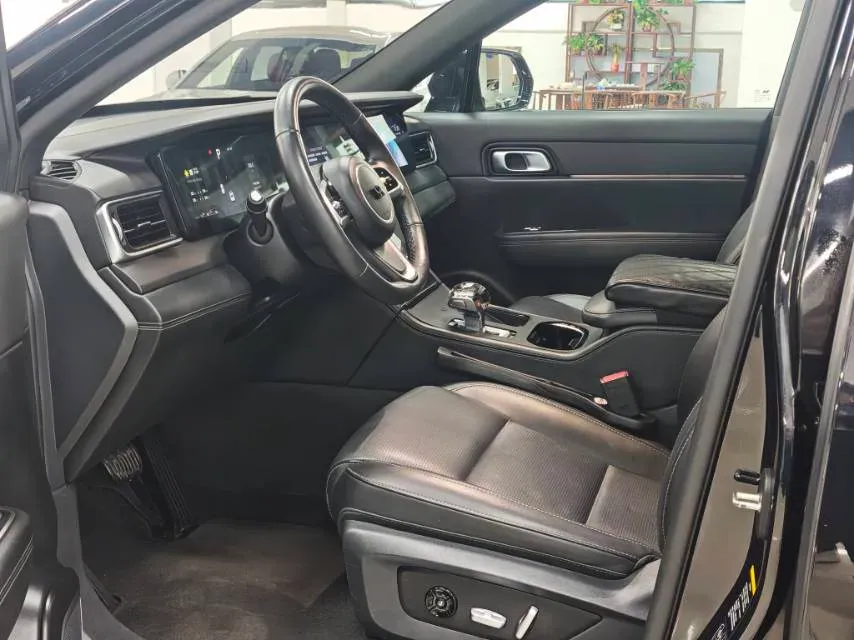 2021 Li ONE Range Extended 131HP REEV 40.5KWH,autocango,china used car exporter,china ev exporter,chinese used car exporter,chinese used ev exporter