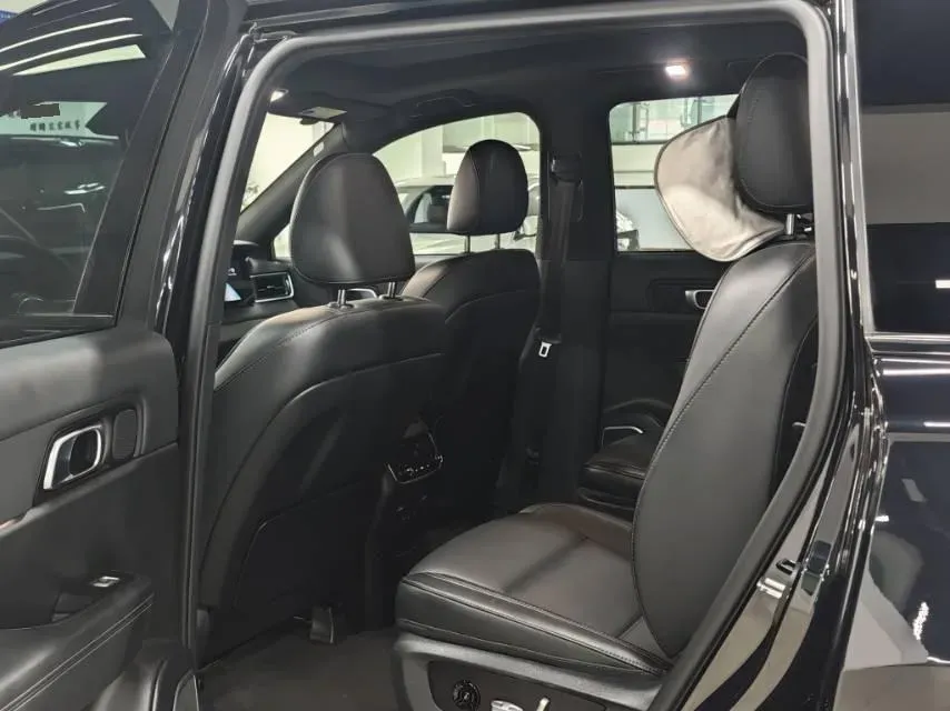 2021 Li ONE Range Extended 131HP REEV 40.5KWH,autocango,china used car exporter,china ev exporter,chinese used car exporter,chinese used ev exporter