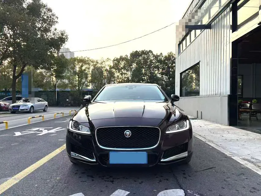 2018 Jaguar XFL 2.0T 200HP L4 8AT,autocango,china used car exporter,china ev exporter,chinese used car exporter,chinese used ev exporter