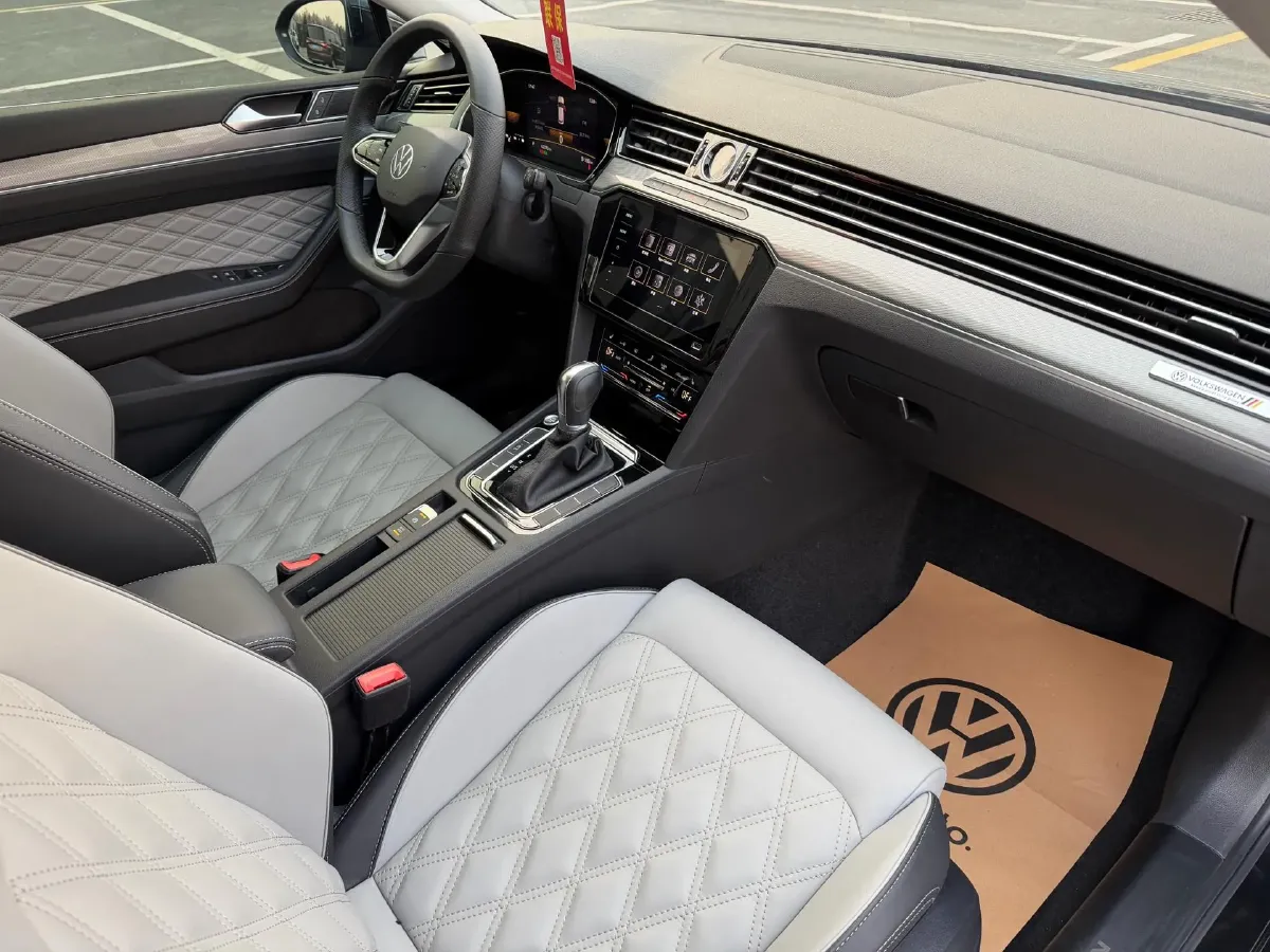 2023 Volkswagen Magotan 2.0T 186HP L4 7DCT,autocango,china used car exporter,china ev exporter,chinese used car exporter,chinese used ev exporter