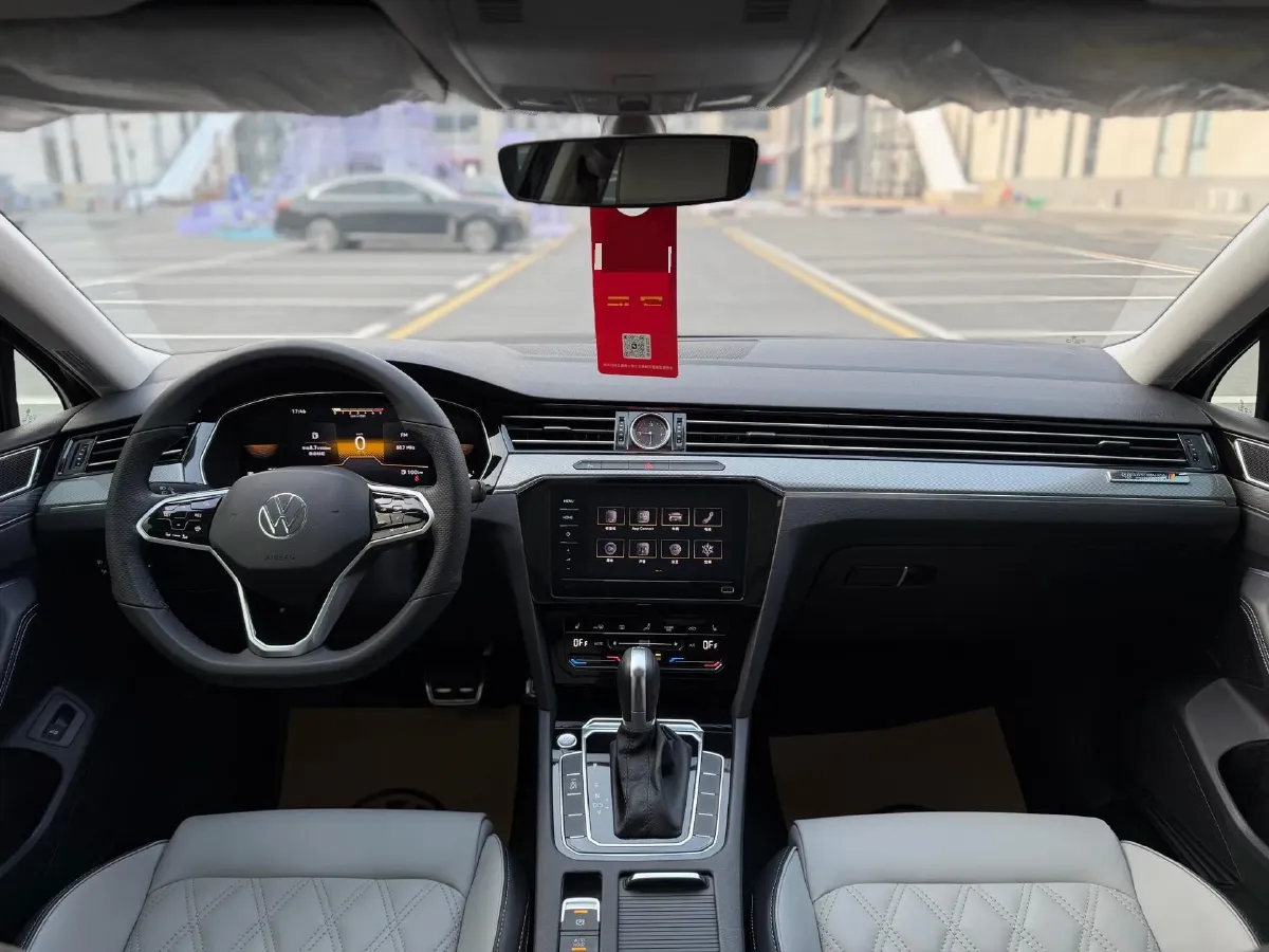 2023 Volkswagen Magotan 2.0T 186HP L4 7DCT,autocango,china used car exporter,china ev exporter,chinese used car exporter,chinese used ev exporter