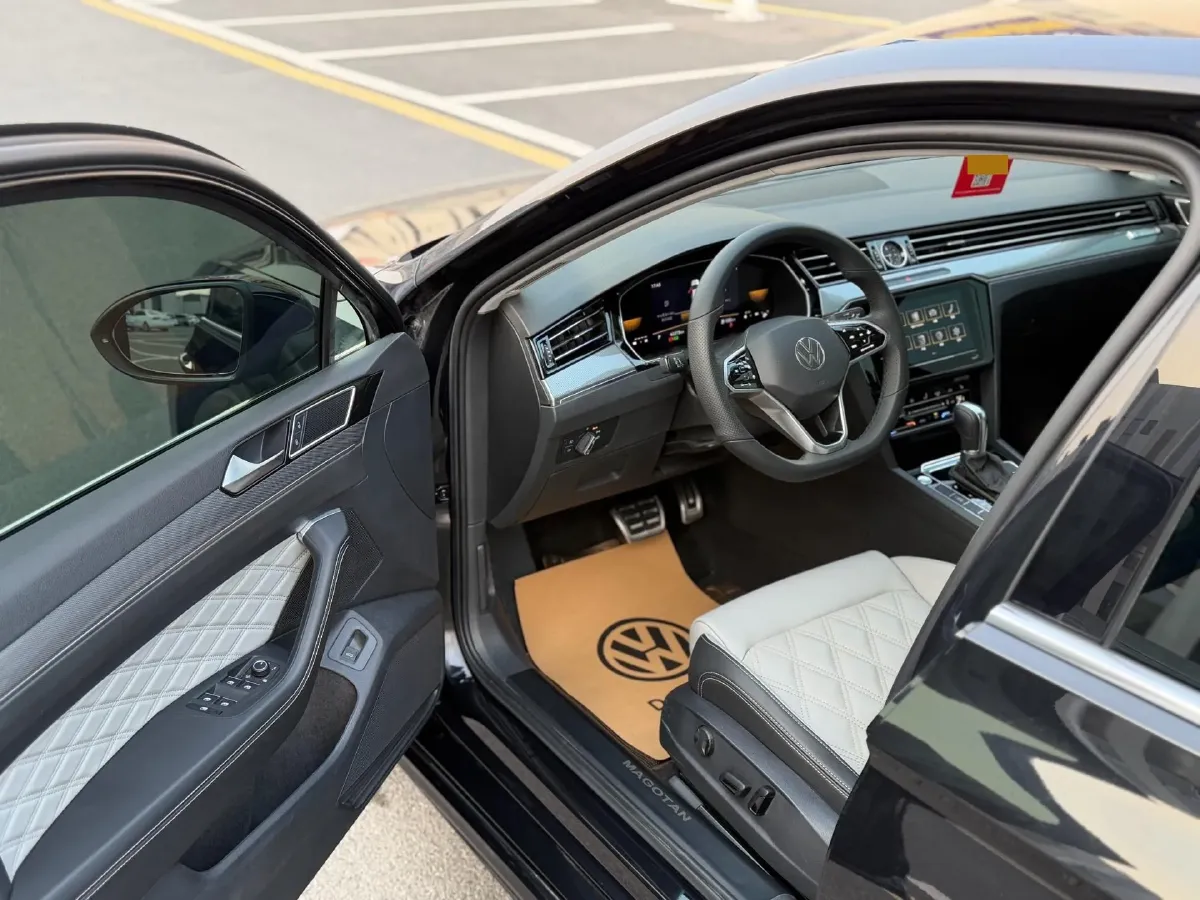 2023 Volkswagen Magotan 2.0T 186HP L4 7DCT,autocango,china used car exporter,china ev exporter,chinese used car exporter,chinese used ev exporter