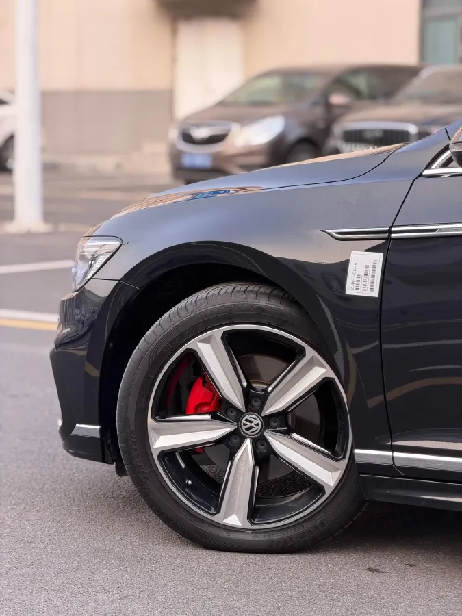 2023 Volkswagen Magotan 2.0T 186HP L4 7DCT,autocango,china used car exporter,china ev exporter,chinese used car exporter,chinese used ev exporter