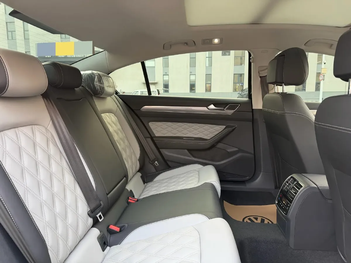 2023 Volkswagen Magotan 2.0T 186HP L4 7DCT,autocango,china used car exporter,china ev exporter,chinese used car exporter,chinese used ev exporter