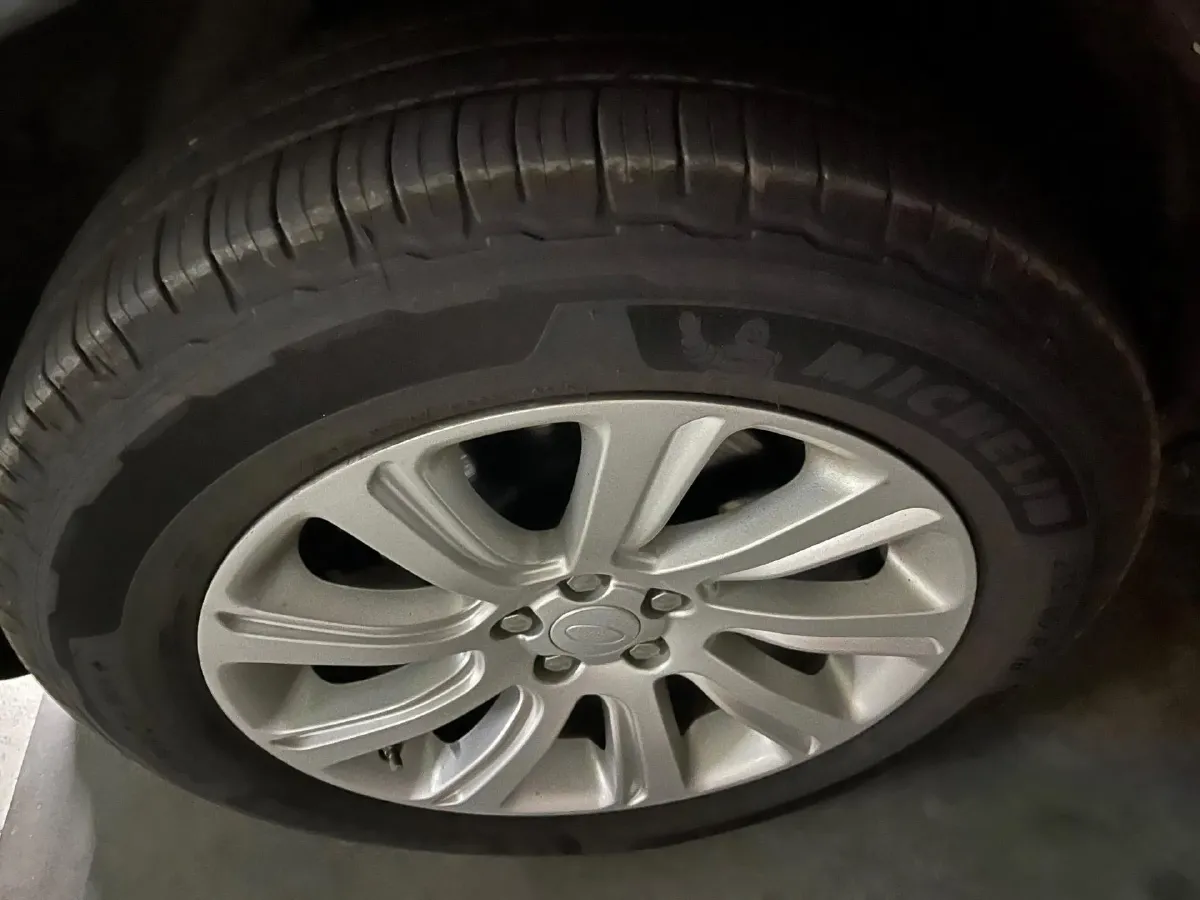 2018 Land Rover Discovery Sport 2.0T 241HP L4 9AT,autocango,china used car exporter,china ev exporter,chinese used car exporter,chinese used ev exporter