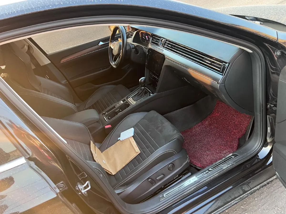 2020 Volkswagen Magotan 2.0T 186HP L4 7DCT,autocango,china used car exporter,china ev exporter,chinese used car exporter,chinese used ev exporter