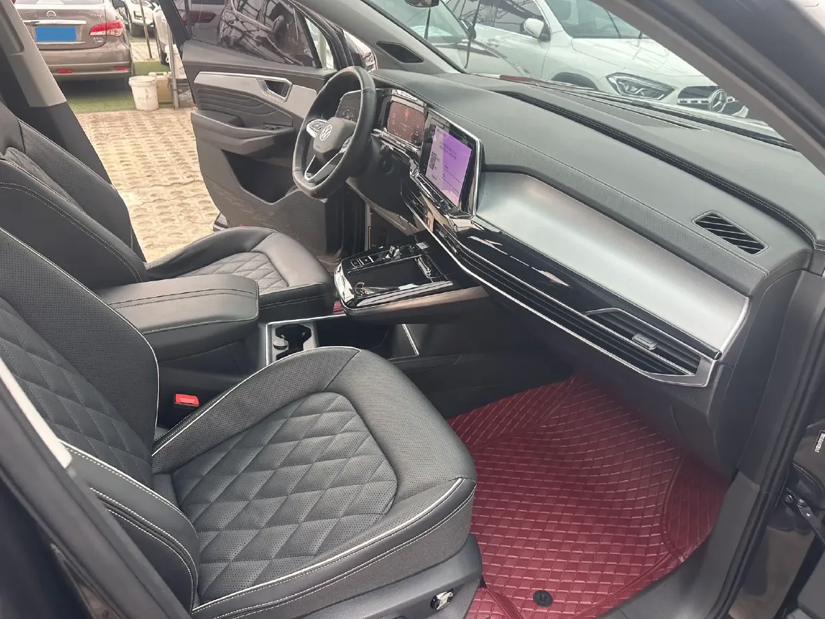 2023 Volkswagen Talagon 2.0T 220HP L4 7DCT,autocango,china used car exporter,china ev exporter,chinese used car exporter,chinese used ev exporter