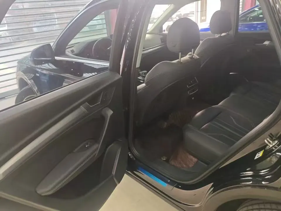 2023 Audi Q5L 2.0T 190HP L4 7DCT,autocango,china used car exporter,china ev exporter,chinese used car exporter,chinese used ev exporter