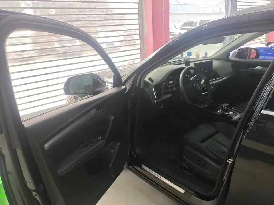 2023 Audi Q5L 2.0T 190HP L4 7DCT,autocango,china used car exporter,china ev exporter,chinese used car exporter,chinese used ev exporter