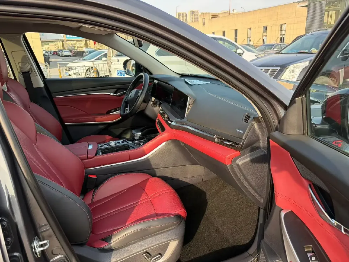 2020 ChangAn CS75 Plus 2.0T 233HP L4 8AT,autocango,china used car exporter,china ev exporter,chinese used car exporter,chinese used ev exporter