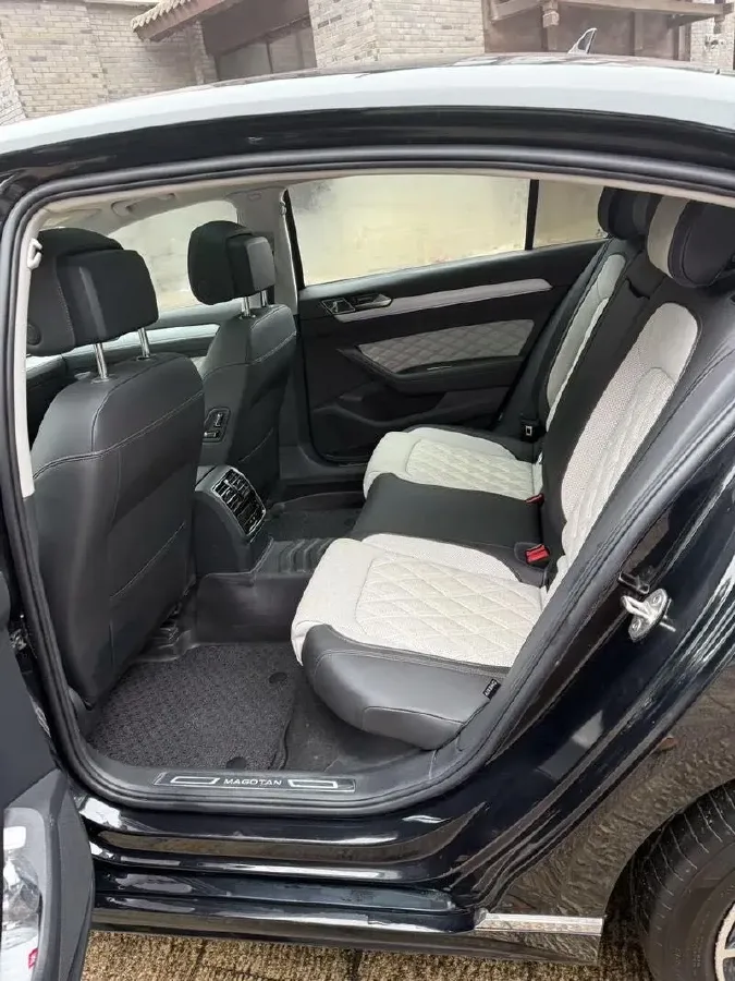 2023 Volkswagen Magotan 2.0T 186HP L4 7DCT,autocango,china used car exporter,china ev exporter,chinese used car exporter,chinese used ev exporter