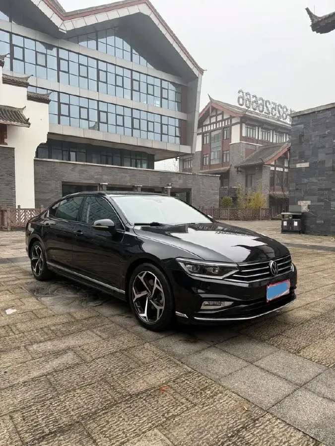 2023 Volkswagen Magotan 2.0T 186HP L4 7DCT,autocango,china used car exporter,china ev exporter,chinese used car exporter,chinese used ev exporter