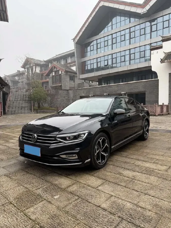 2023 Volkswagen Magotan 2.0T 186HP L4 7DCT,autocango,china used car exporter,china ev exporter,chinese used car exporter,chinese used ev exporter