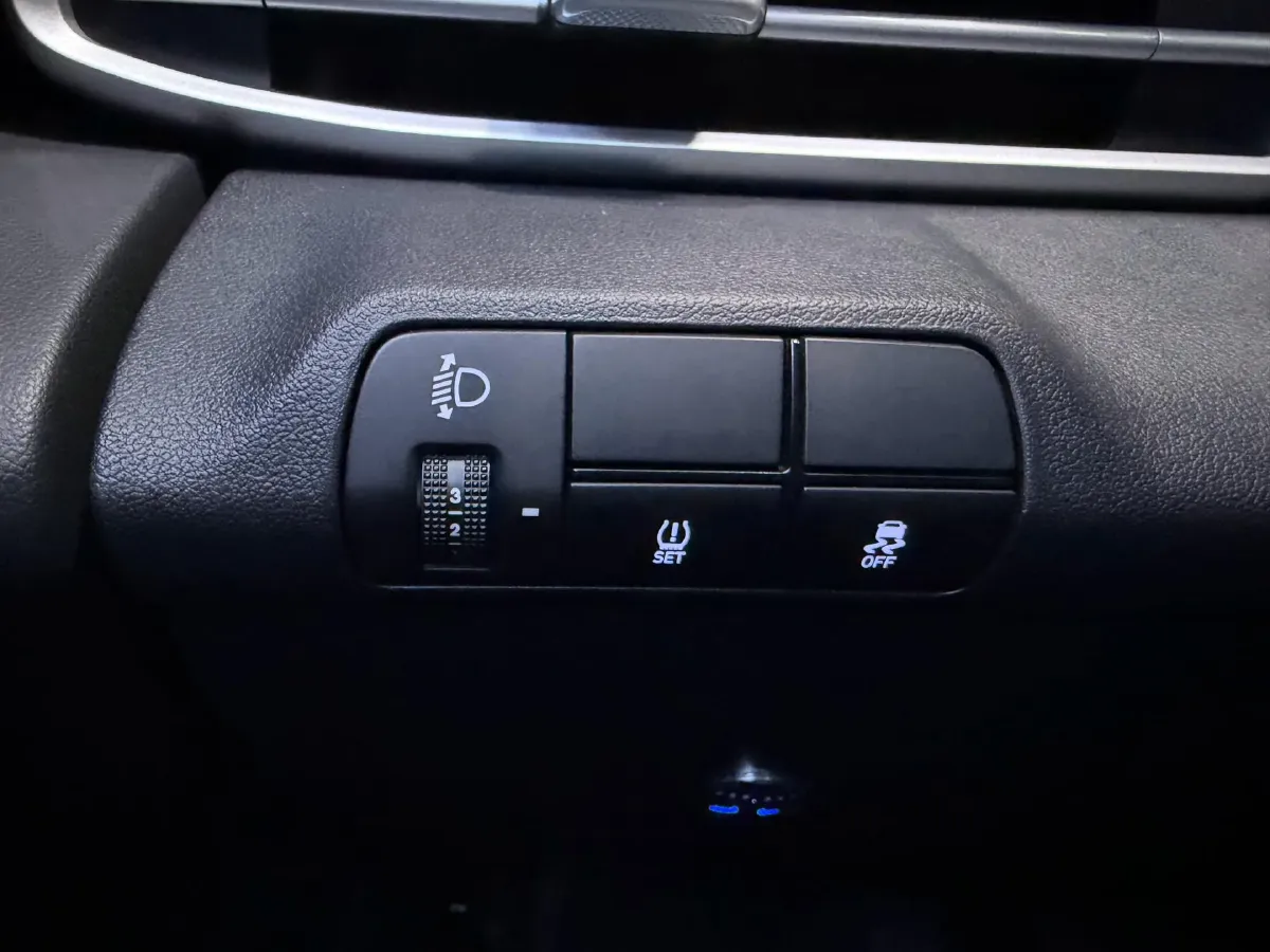 2022 Hyundai Elantra 1.5L 115HP L4 CVT,autocango,china used car exporter,china ev exporter,chinese used car exporter,chinese used ev exporter