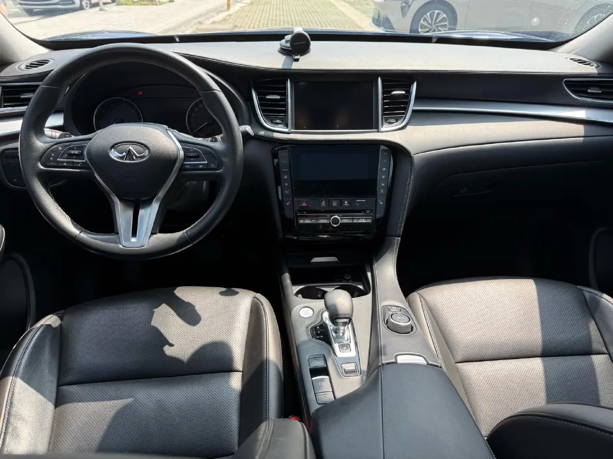 2020 Infiniti QX50 2.0T 272HP L4 CVT,autocango,china used car exporter,china ev exporter,chinese used car exporter,chinese used ev exporter