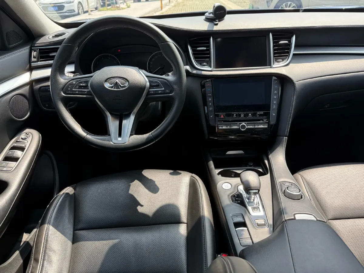 2020 Infiniti QX50 2.0T 272HP L4 CVT,autocango,china used car exporter,china ev exporter,chinese used car exporter,chinese used ev exporter