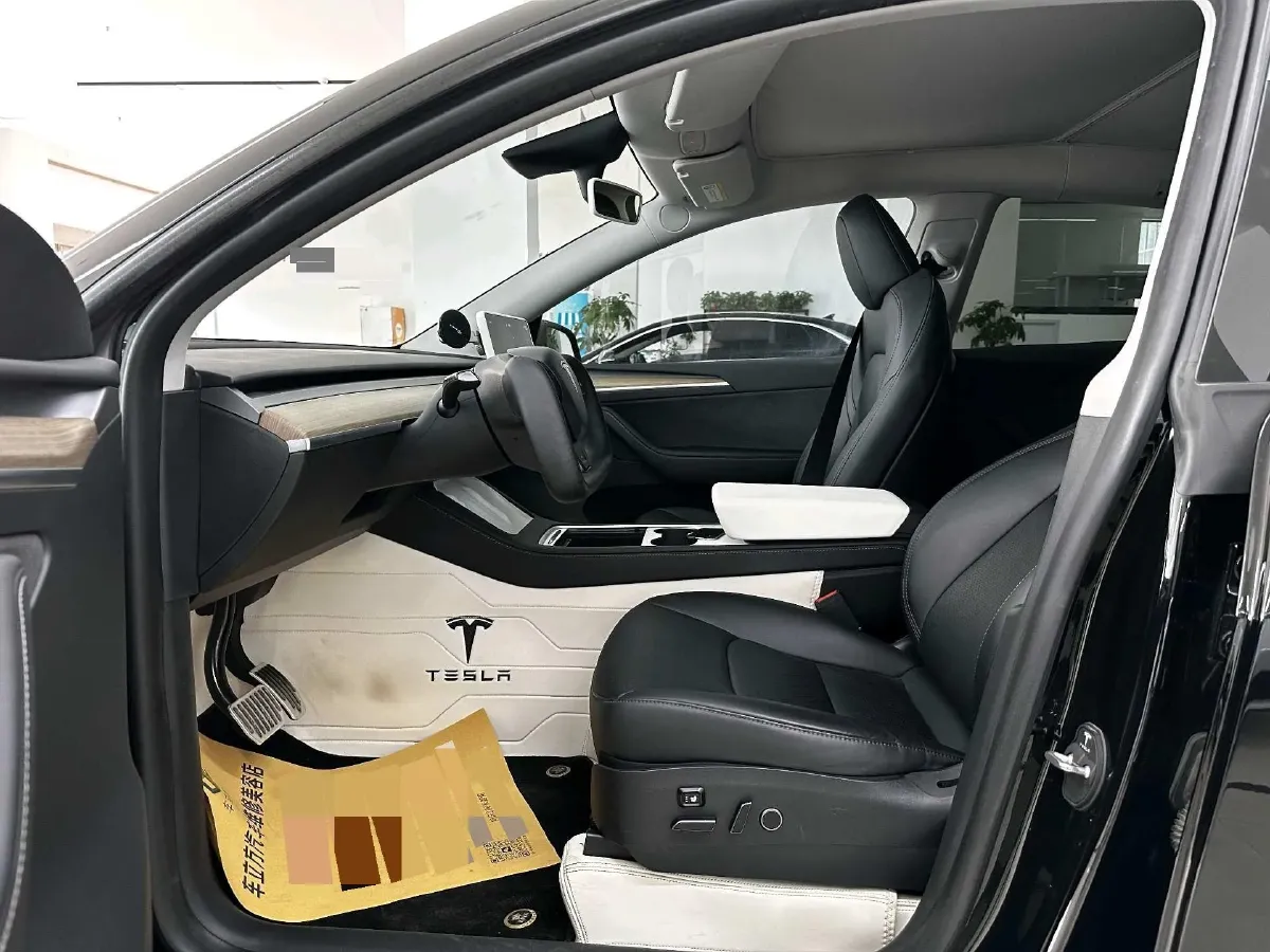 2022 Tesla Model Y BEV 60KWH,autocango,china used car exporter,china ev exporter,chinese used car exporter,chinese used ev exporter