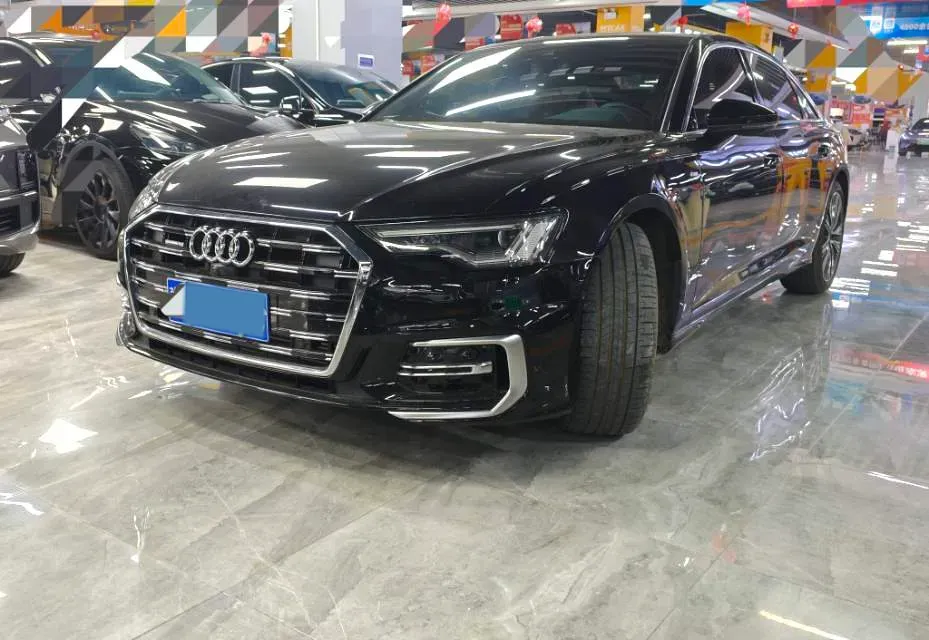 2025 Audi A6L 2.0T 245HP L4 7DCT,autocango,china used car exporter,china ev exporter,chinese used car exporter,chinese used ev exporter