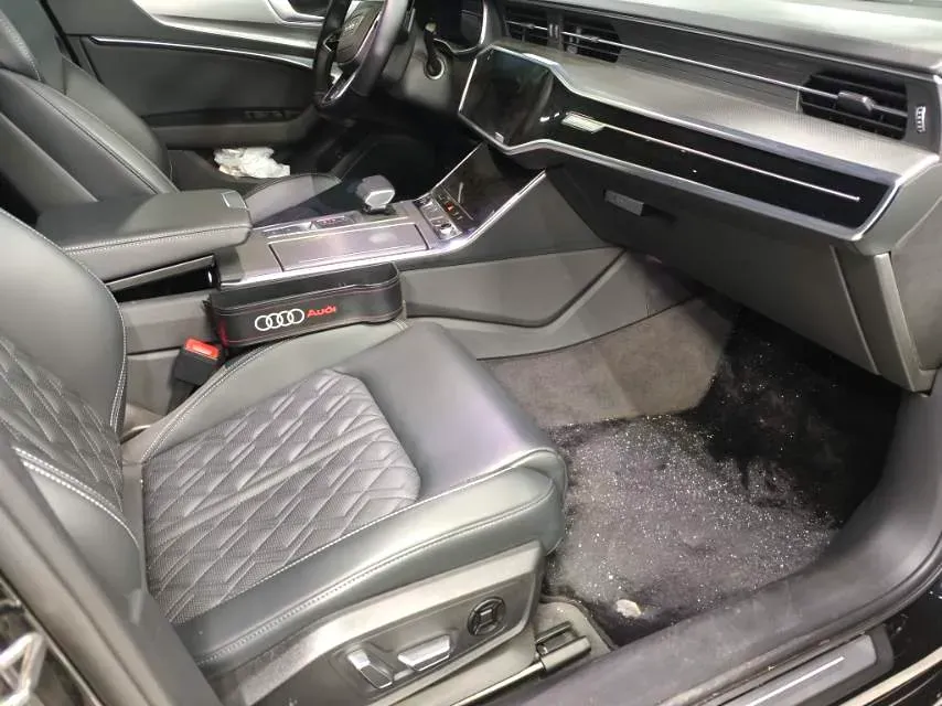 2025 Audi A6L 2.0T 245HP L4 7DCT,autocango,china used car exporter,china ev exporter,chinese used car exporter,chinese used ev exporter