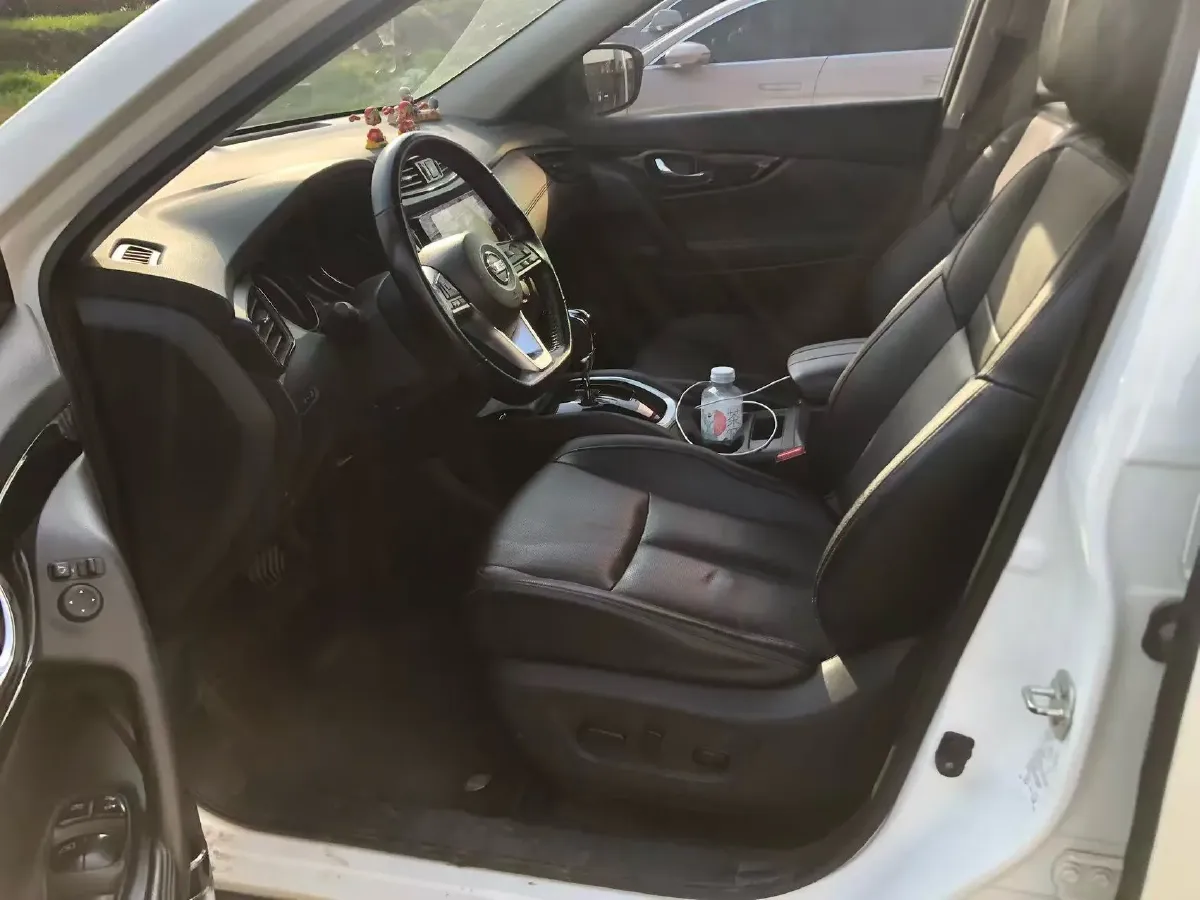 2022 Nissan X-Trail 2.0L 151HP L4 CVT,autocango,china used car exporter,china ev exporter,chinese used car exporter,chinese used ev exporter