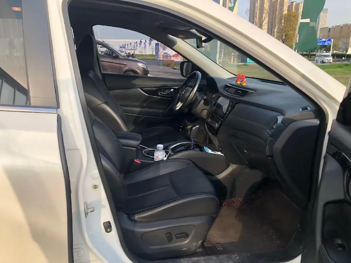 2022 Nissan X-Trail 2.0L 151HP L4 CVT,autocango,china used car exporter,china ev exporter,chinese used car exporter,chinese used ev exporter