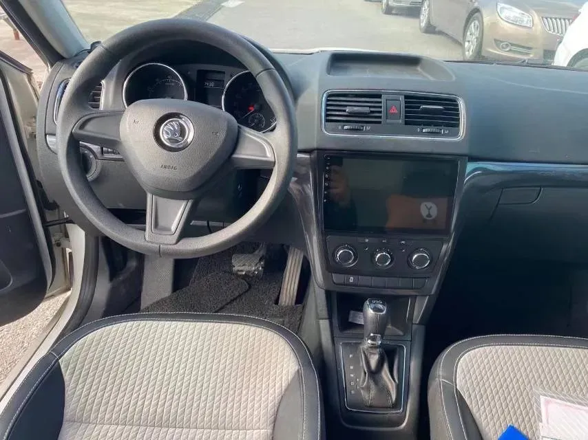 2017 Skoda Yeti 1.4T 150HP L4 7DCT,autocango,china used car exporter,china ev exporter,chinese used car exporter,chinese used ev exporter
