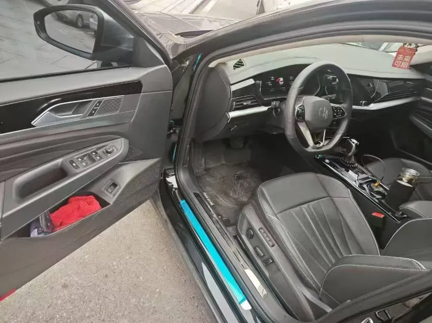 2024 Volkswagen Passat 2.0T 220HP L4 7DCT,autocango,china used car exporter,china ev exporter,chinese used car exporter,chinese used ev exporter