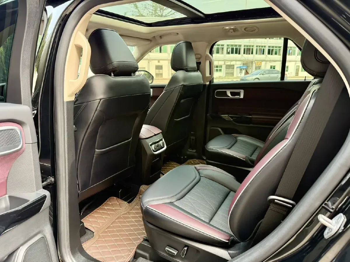 2023 Ford Explorer 2.3T 276HP L4 10AT,autocango,china used car exporter,china ev exporter,chinese used car exporter,chinese used ev exporter