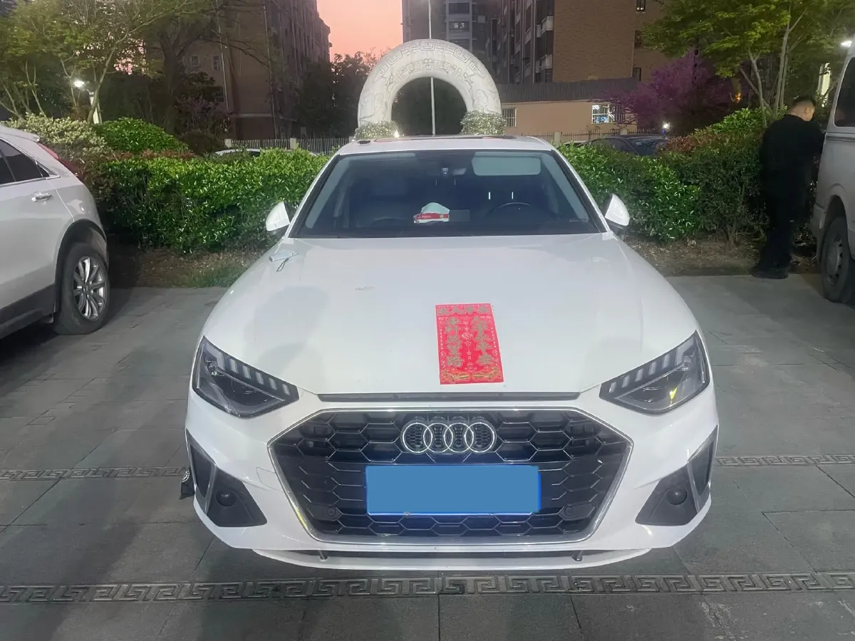 2022 Audi A4L 2.0T 190HP L4 7DCT,autocango,china used car exporter,china ev exporter,chinese used car exporter,chinese used ev exporter