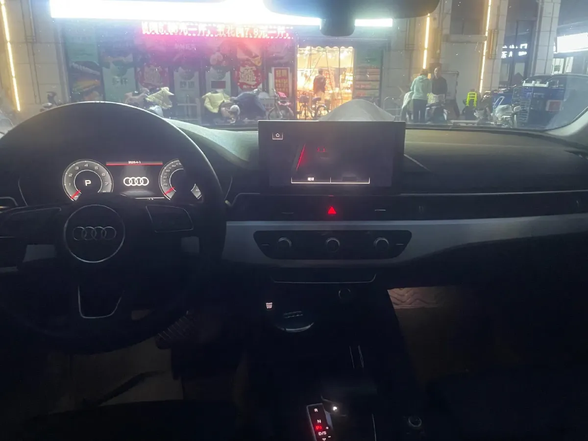 2022 Audi A4L 2.0T 190HP L4 7DCT,autocango,china used car exporter,china ev exporter,chinese used car exporter,chinese used ev exporter