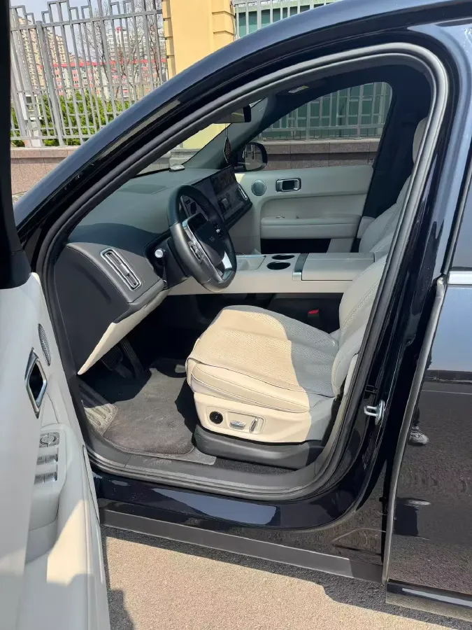 2024 Li L6 Range Extended 154HP L4 REEV 36.8KWH,autocango,china used car exporter,china ev exporter,chinese used car exporter,chinese used ev exporter