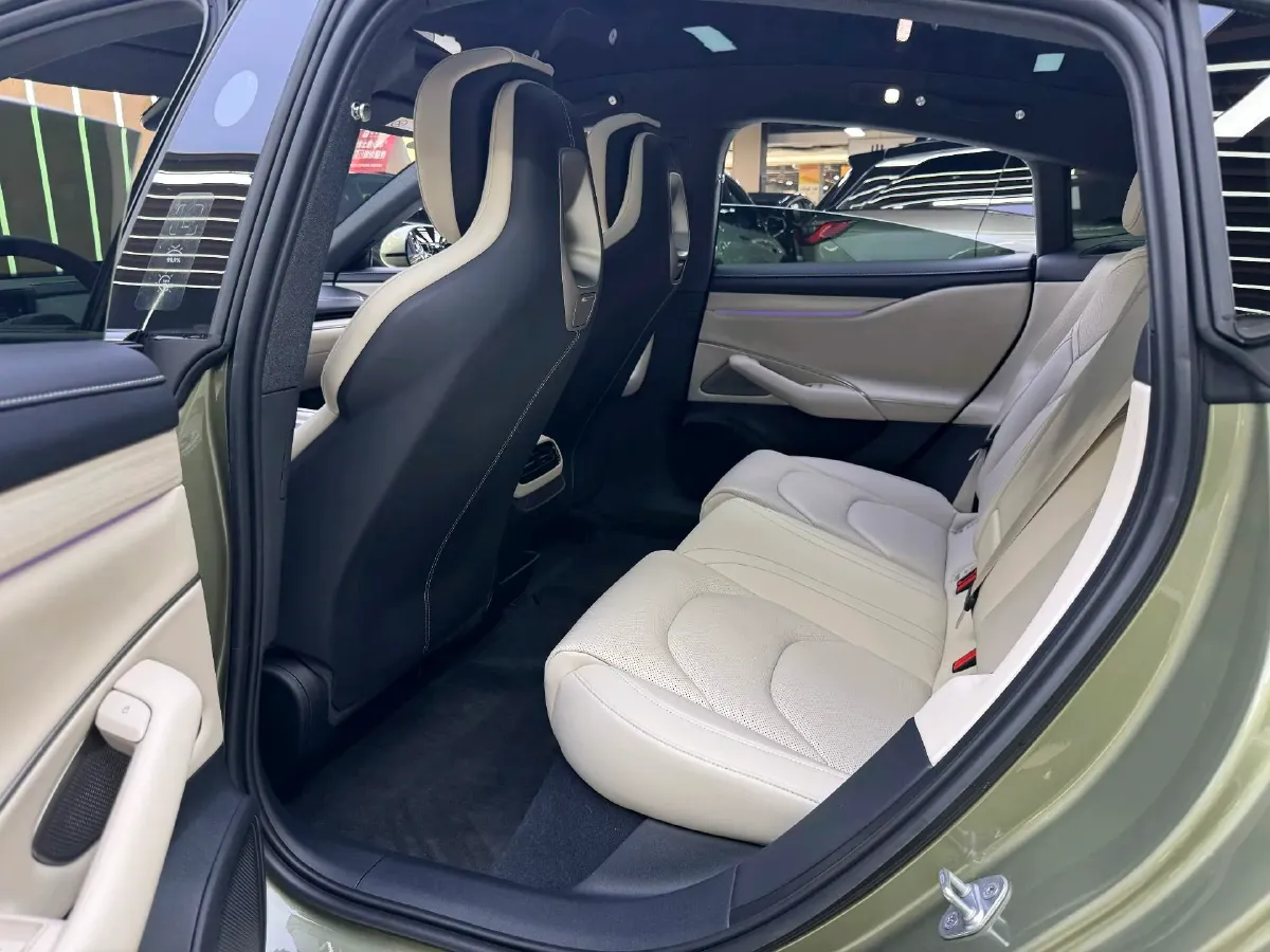 2024 MI SU7 BEV 73.6KWH,autocango,china used car exporter,china ev exporter,chinese used car exporter,chinese used ev exporter