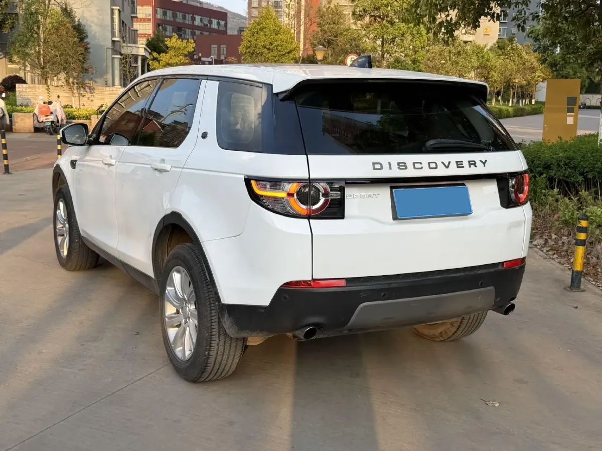 2018 Land Rover Discovery Sport 2.0T 241HP L4 9AT,autocango,china used car exporter,china ev exporter,chinese used car exporter,chinese used ev exporter