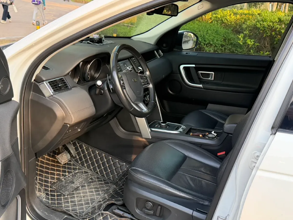 2018 Land Rover Discovery Sport 2.0T 241HP L4 9AT,autocango,china used car exporter,china ev exporter,chinese used car exporter,chinese used ev exporter