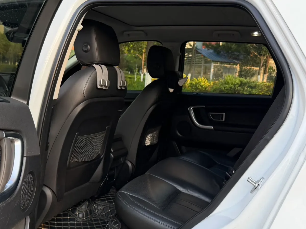 2018 Land Rover Discovery Sport 2.0T 241HP L4 9AT,autocango,china used car exporter,china ev exporter,chinese used car exporter,chinese used ev exporter