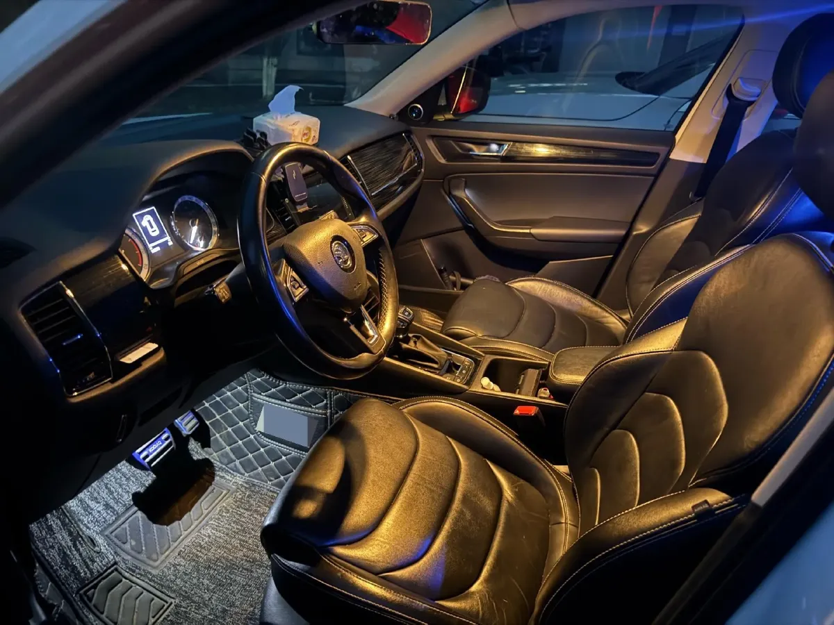 2018 Skoda Kodiak 1.8T 180HP L4 7DCT,autocango,china used car exporter,china ev exporter,chinese used car exporter,chinese used ev exporter